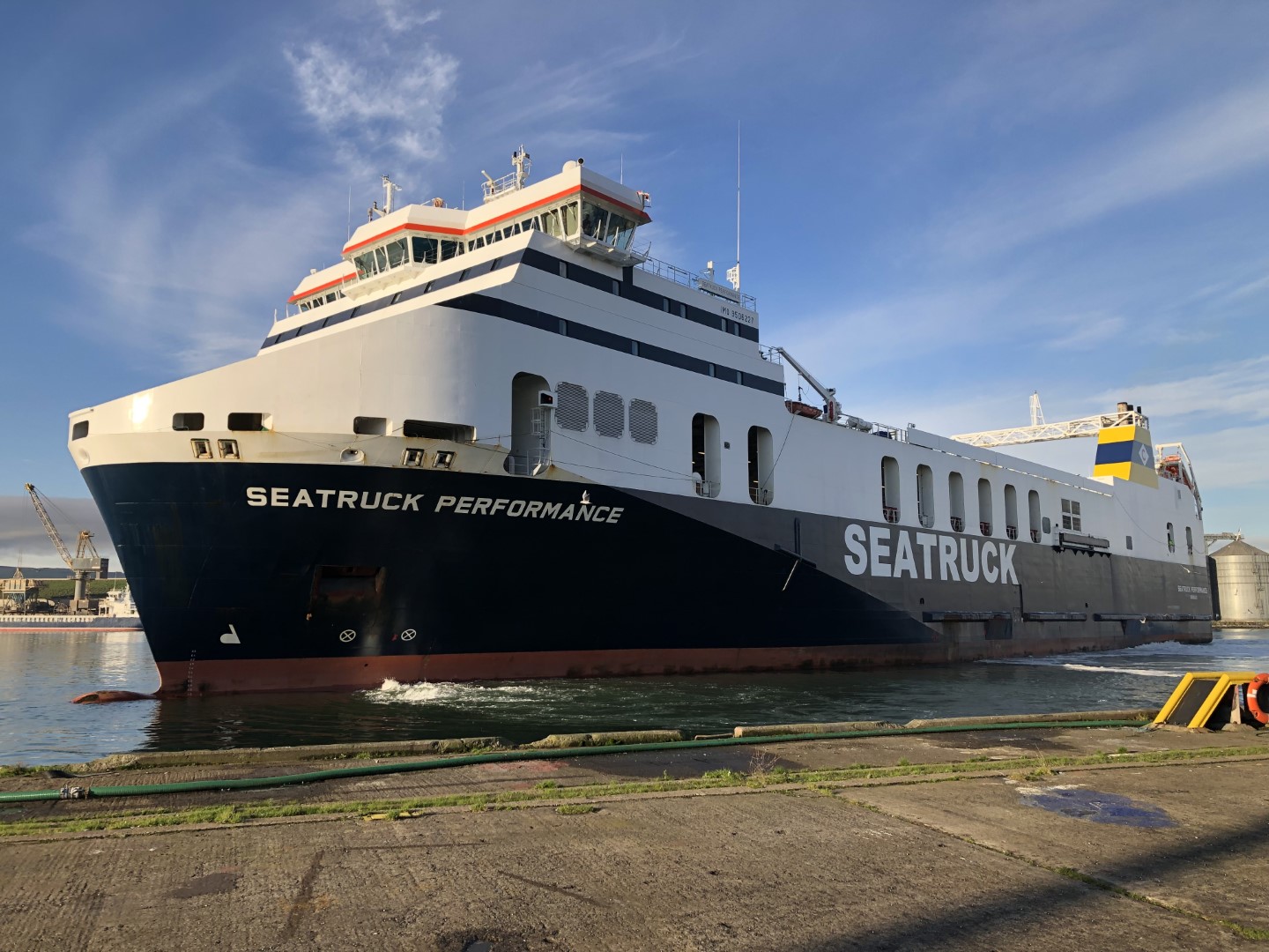 Royalty-free photo from Seatruck's "MV Performance"